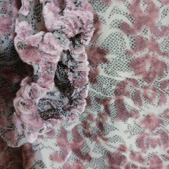 Jessica Simpson Trisha Cold Shoulder  Top - Picture 3 of 9